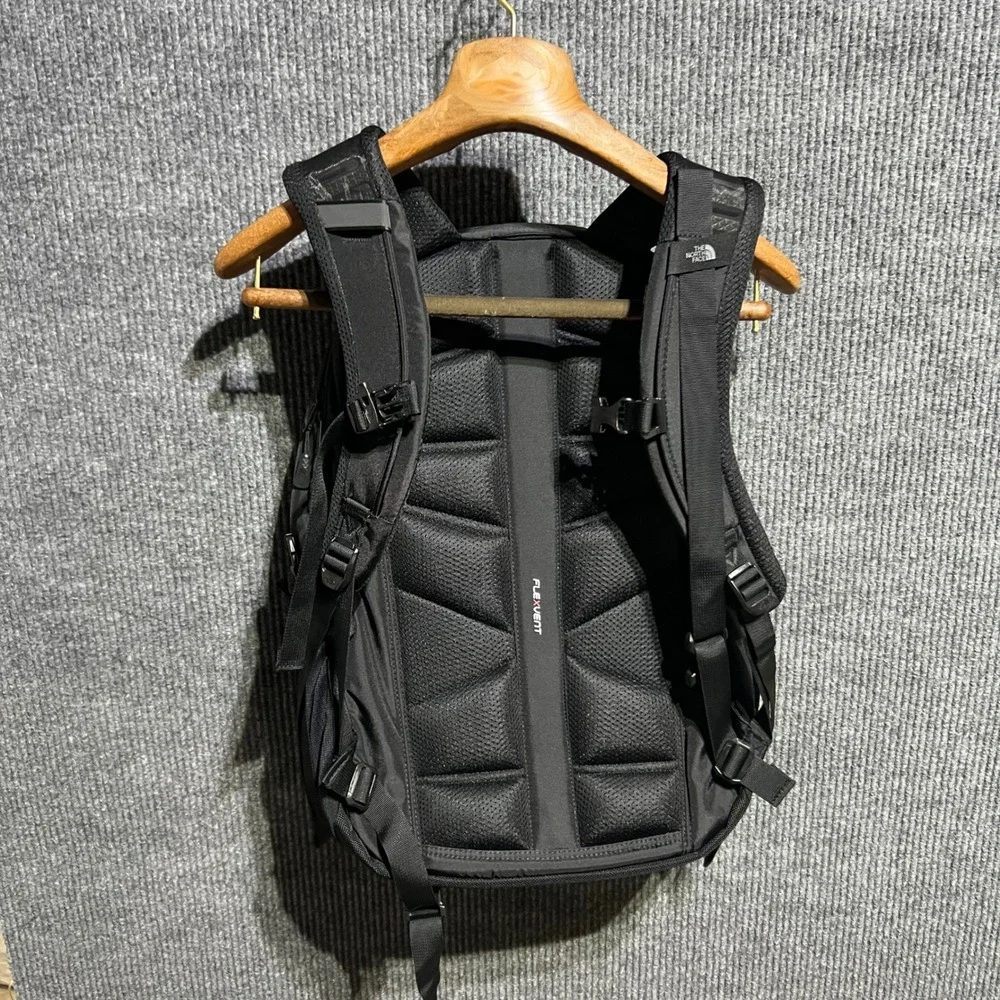 The North Face Borealis Backpack Unisex OS Black Hiking Travel NF0A5IW24H0-OS